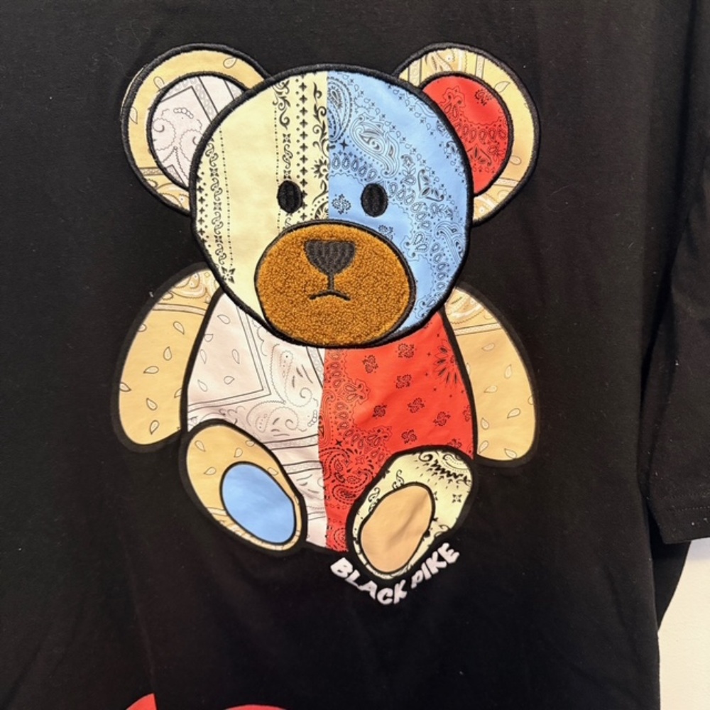 Black Pike textured teddy bear tshirt - Picture 2 of 3